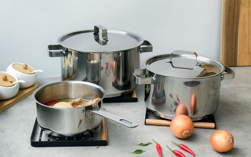 Nhôm Và Inox Cái Nào Tốt Hơn? So Sánh Kỹ Thuật chi tiết 20 Nhôm và Inox cái nào tốt hơn